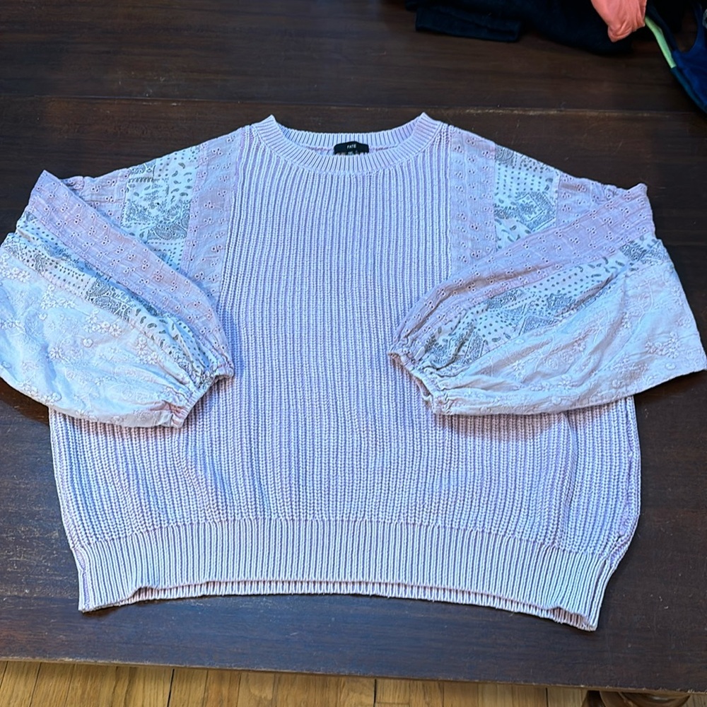 Fate shaker knit sweater with patchwork sleevs